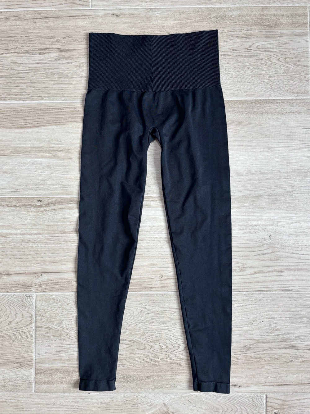Assets by SPANX High Waisted Shaping Leggings in Black 20339R Size Medium